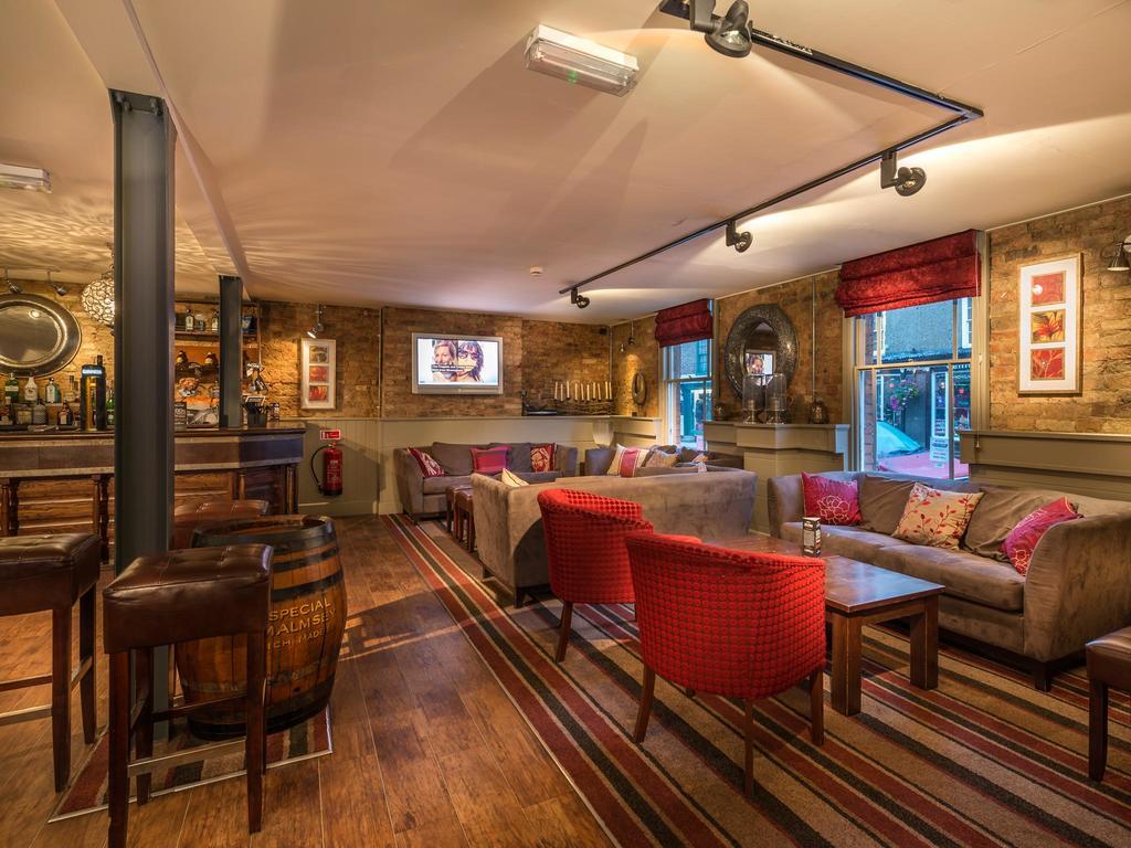 The Admiral Rodney Hotel, Horncastle, Lincolnshire Bagian luar foto